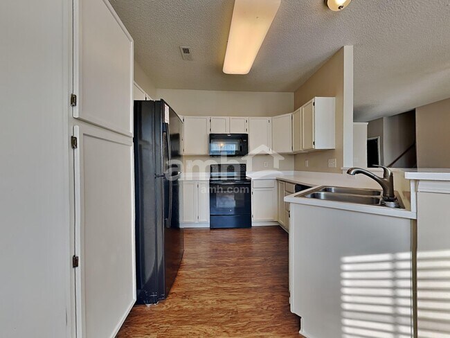 Foto del edificio - 6829 Ayrshire Glen Pl