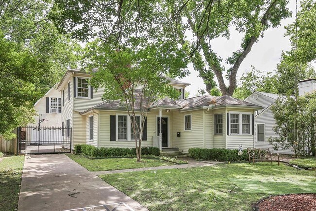 Foto del edificio - 4405 Greenbrier Dr