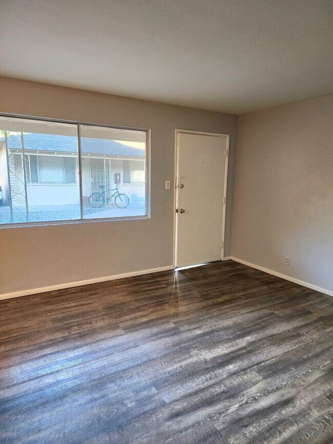 Foto del edificio - 302 W Medlock Dr