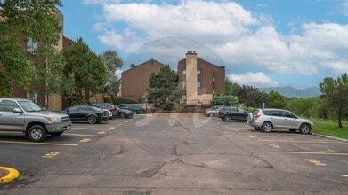 Building Photo - 128 W Rockrimmon Blvd