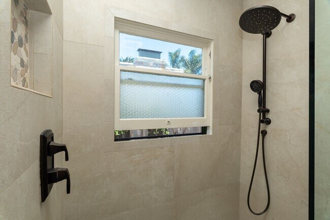 Foto del edificio - 4544-4546 Kensington Dr