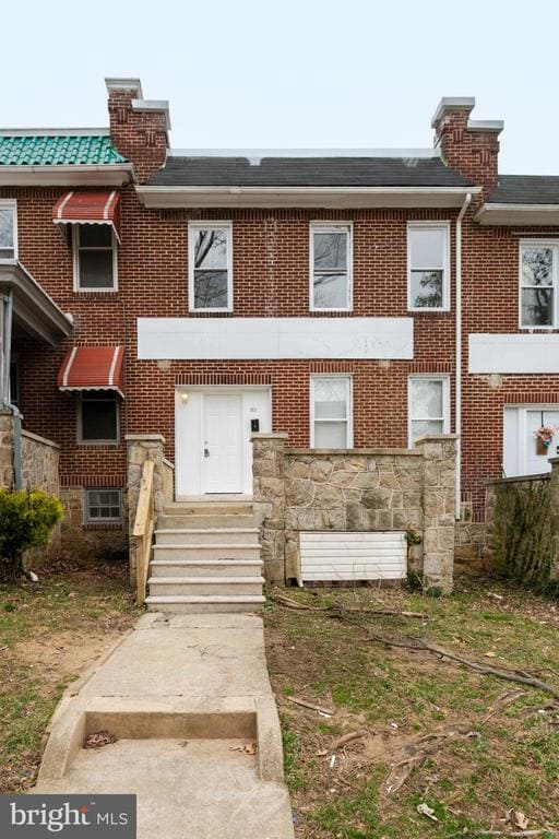 Building Photo - 3021 Wolcott Ave