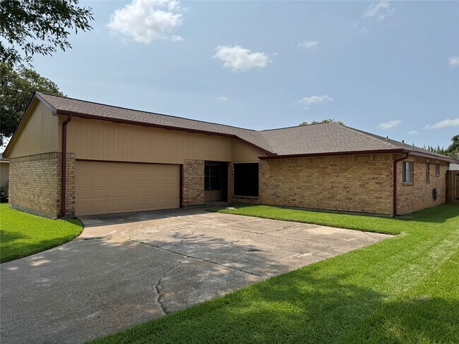Building Photo - 9831 Shell Rock Rd