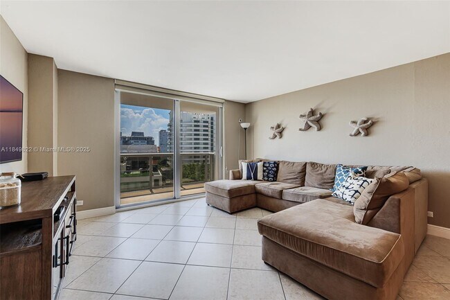 Foto del edificio - 6039 Collins Ave