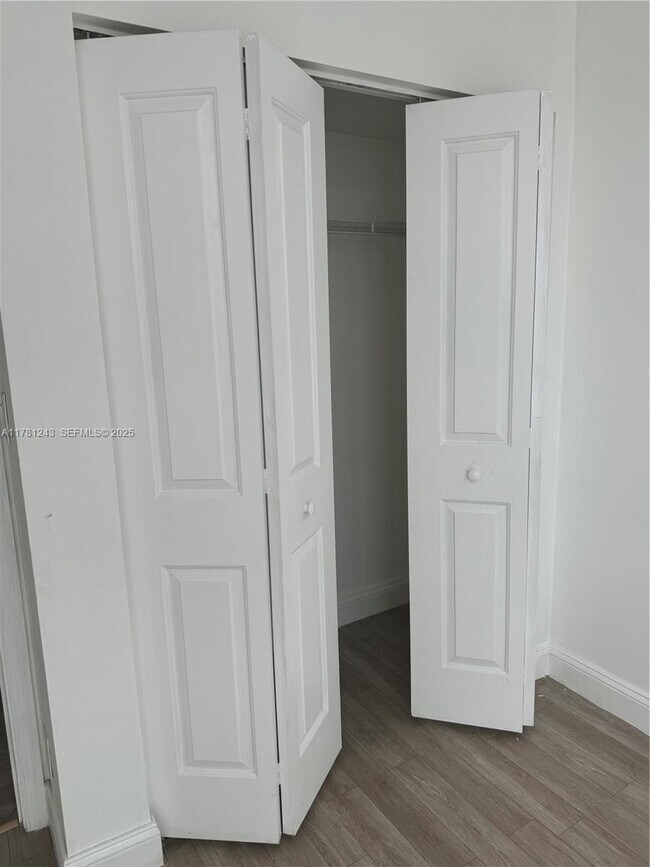 Foto del edificio - 111 E Flagler St