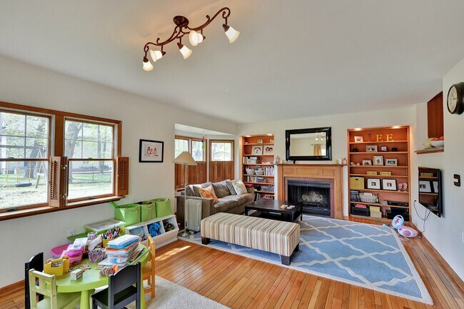 Building Photo - 20 Pershing Pl