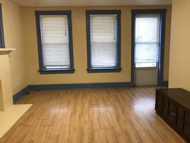 Building Photo - 3739 Hydraulic Avenue, Unit 2nd Floor