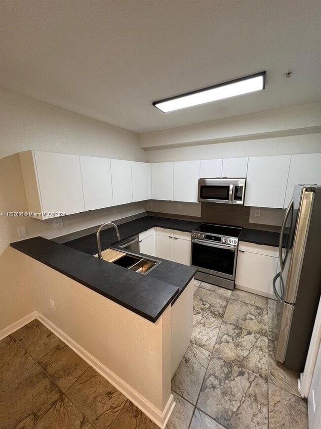 Building Photo - 4405 SW 160th Ave