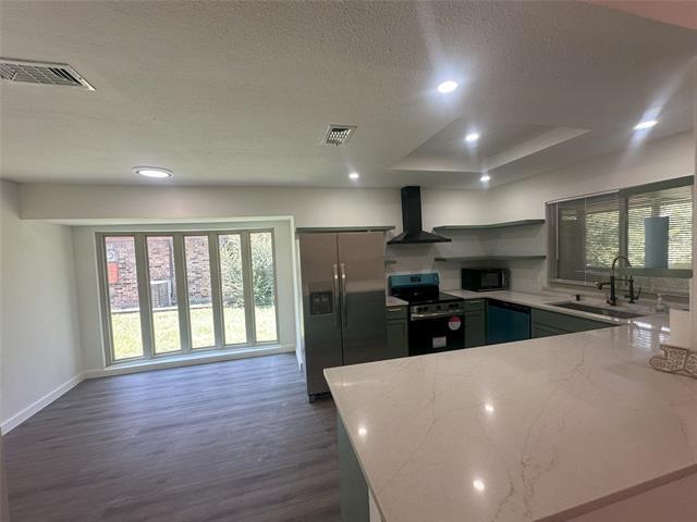 Foto del edificio - 6105 Rayburn Ct