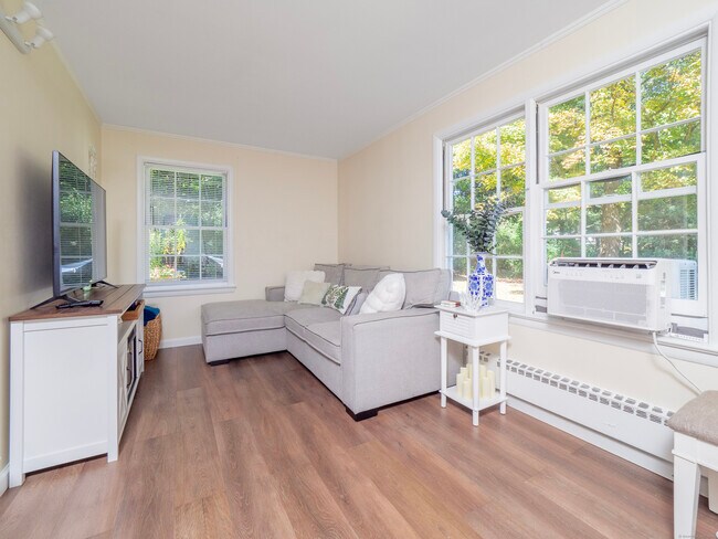 Foto del edificio - 110 Sanfordtown Rd