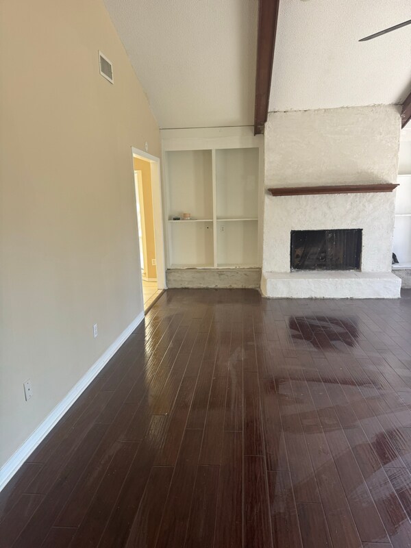 Foto del edificio - 2004 Pine Needle Dr E