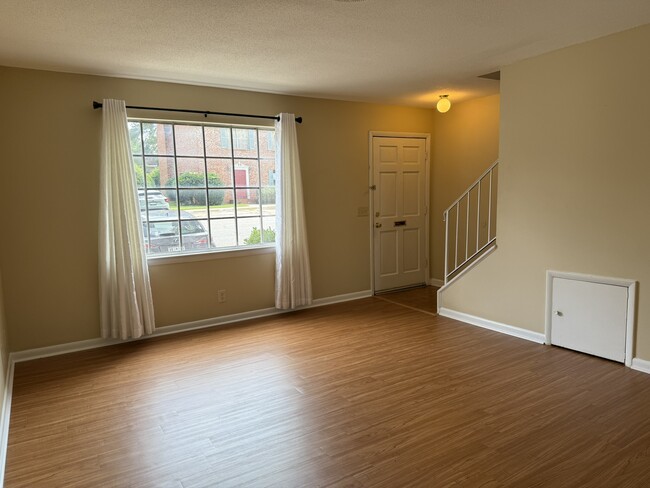 Living Room - 1705 Grays Inn Rd