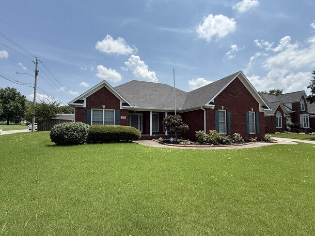 Foto del edificio - 238 Pebble Brook Dr
