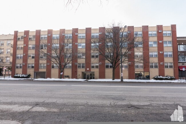 Building Photo - 6830 N Sheridan Rd