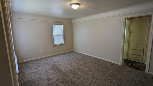 Foto del edificio - 1038 Howard St SE