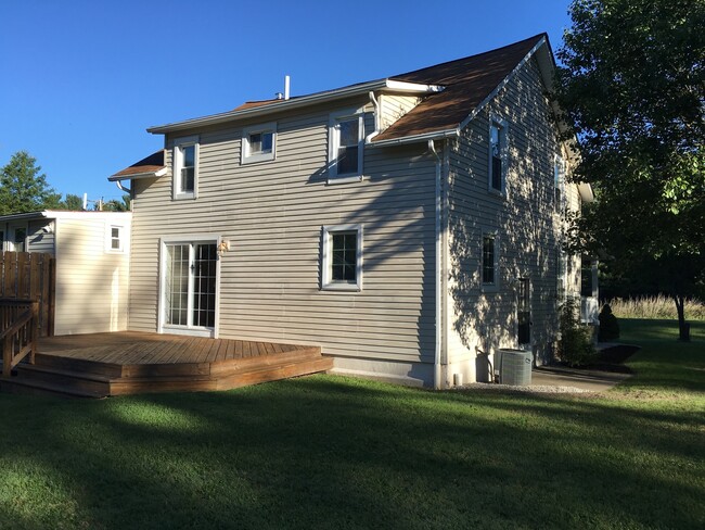 Building Photo - 4 Bedroom Home in Hudson Available to view...