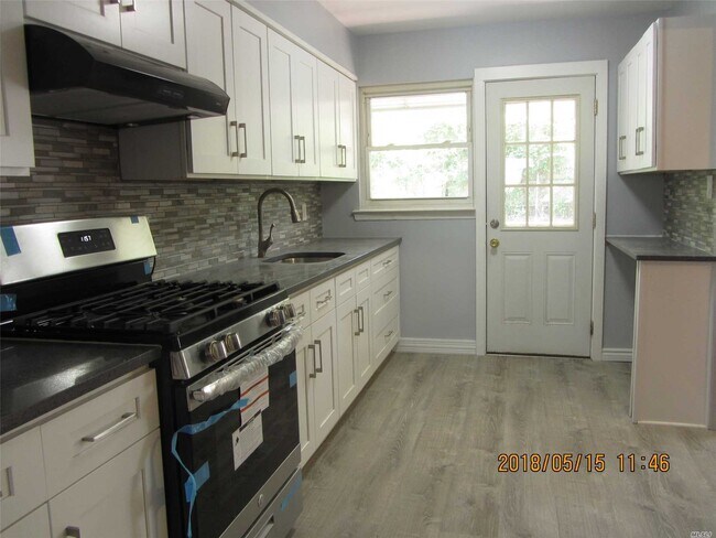Building Photo - 172-06-172-46 46th Ave