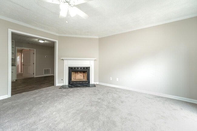 Building Photo - 5713 Wells Cir