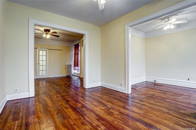 Building Photo - 414 61st St