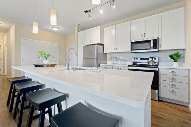 High Bluff Kitchen - High Bluff at Creekwood Crossing