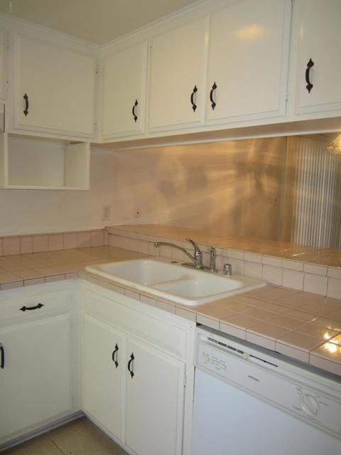 Building Photo - 2431 Bayshore Ave