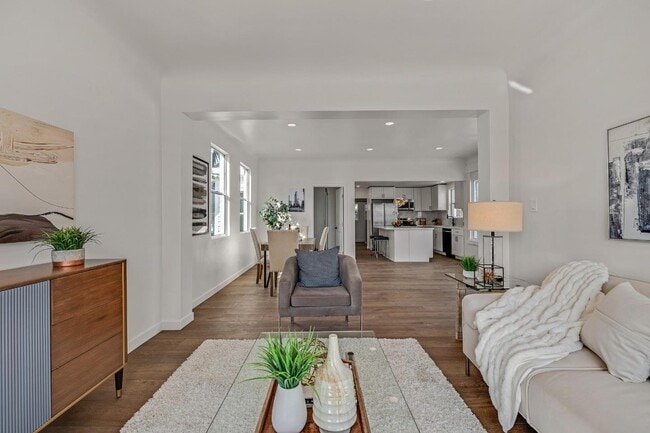 Foto del edificio - 4730 Melrose Ave
