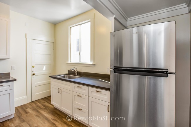 Building Photo - Large 1bd/1ba in Outer Richmond!