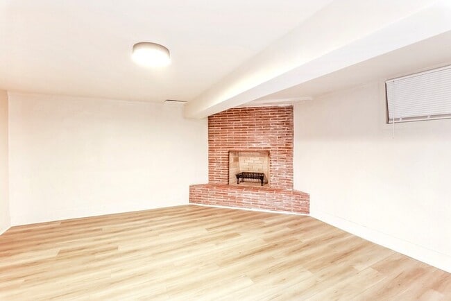 Building Photo - 2608 W Paseo Blvd
