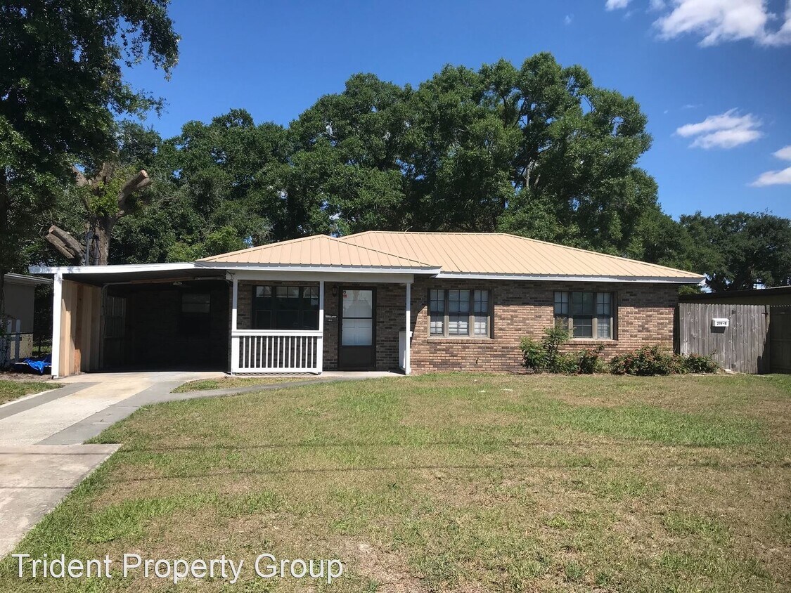 Primary Photo - 3 br, 2 bath House - 219 S Lakewood Dr.
