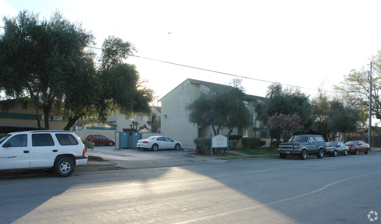 Building Photo - 7030-7040 Eigleberry St