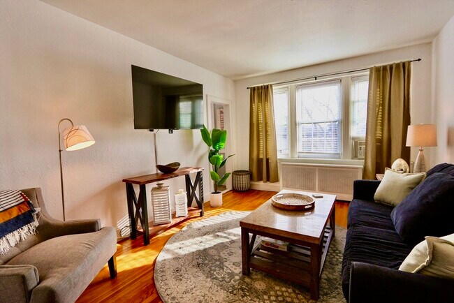 Foto del edificio - 36 Hillside Ave
