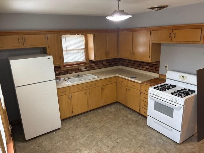 Building Photo - 3500 N 48th St