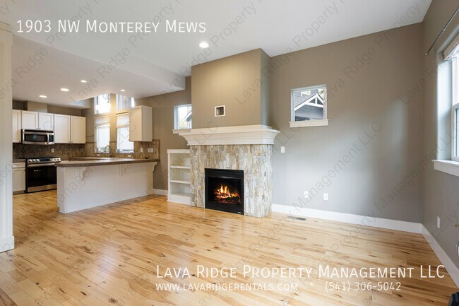 Foto del edificio - 1903 NW Monterey Mews Ln