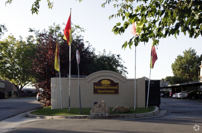 Foto del edificio - Summerwood Apartments