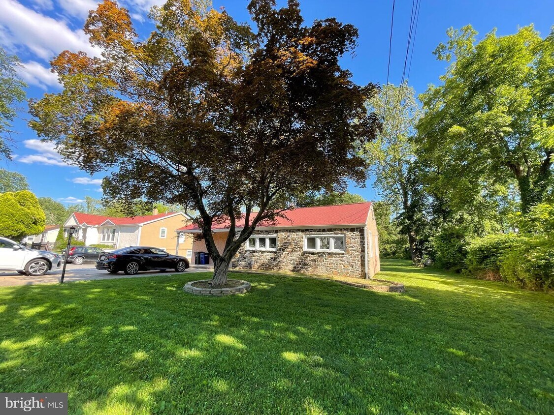 Foto principal - 3391 Philmont Ave
