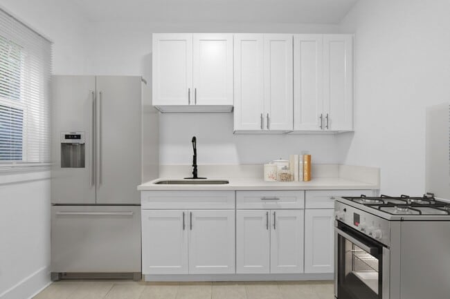 Building Photo - 1346 4th St