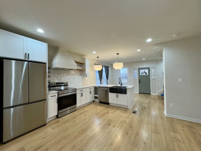 Foto del edificio - Charming 4 Bedroom/3 Bathroom Detached Home in Glenham-Belford, MD!