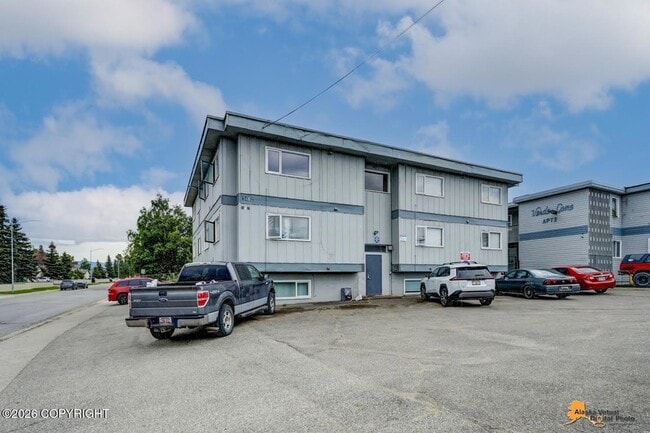 Building Photo - 1462 W 26th Ave