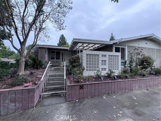 Building Photo - 544 Via Estrada