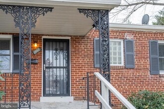 Building Photo - 3903 Fairview Dr