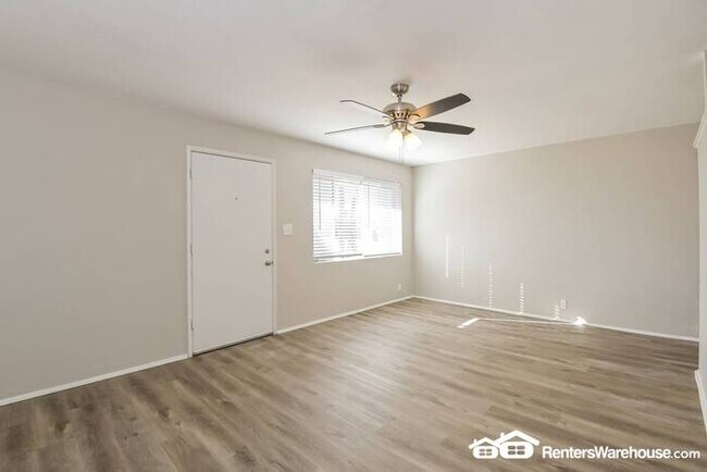 Building Photo - Recently updated 3 Bed, 2 Bath home in Tuc...