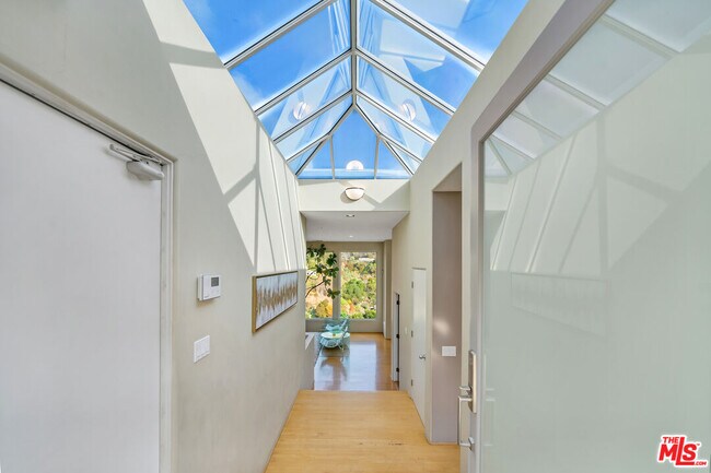 Foto del edificio - 8437 Brier Dr