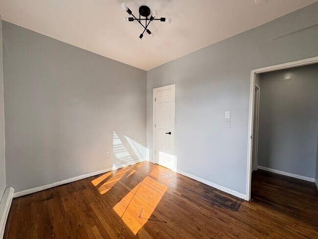 Foto principal - 124 Wade St