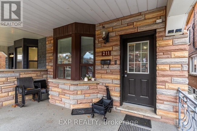 Building Photo - 211 Lauder Ave