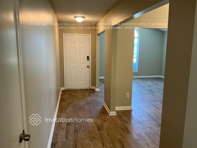 Building Photo - 3405 Charmont Dr