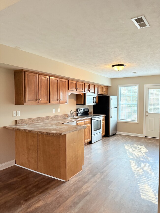 Building Photo - 336 Walnut Creek Dr