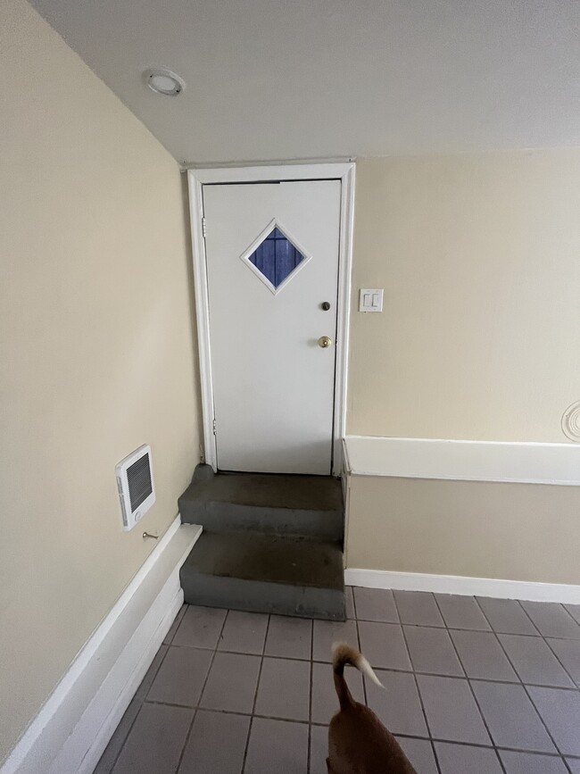Building Photo - 3664 Madrone Ave
