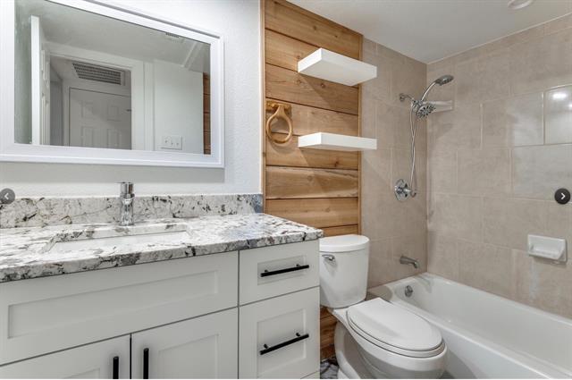 Building Photo - 12888 Montfort Dr