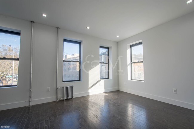 Building Photo - 243 Jackson St