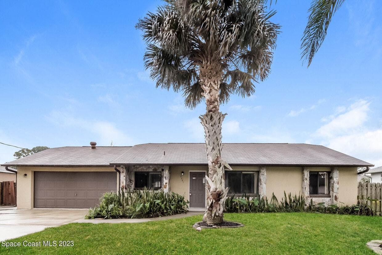 Foto principal - 5221 Carrick Rd